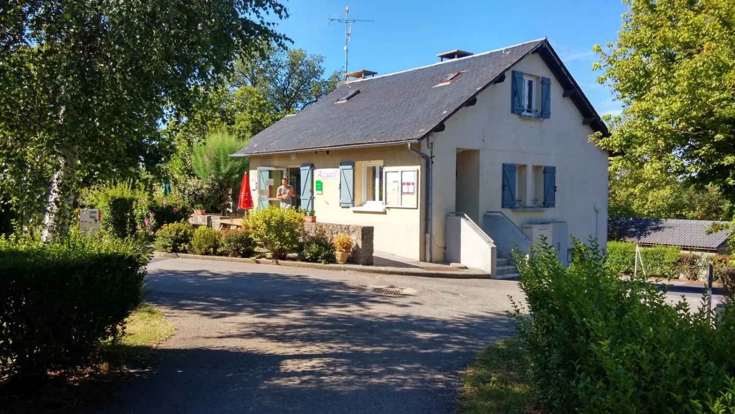 camping-municipal-saint-gervais-st-symphorien-de-thenieres-flp6d