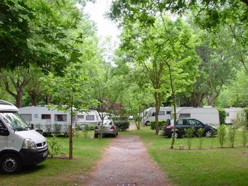 camping-du-viaduc-millau-98fvv