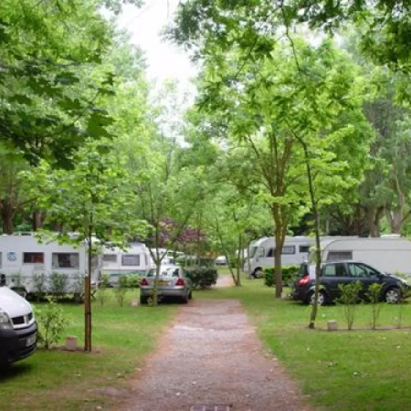 camping-du-viaduc-millau-98fvv