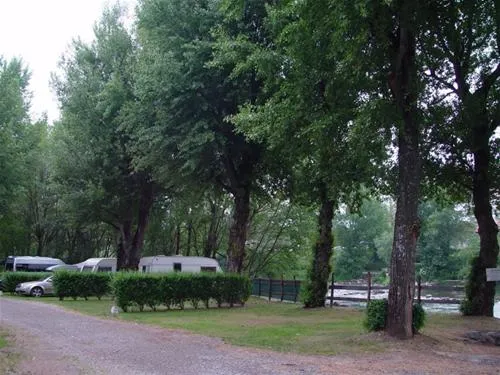 camping-du-viaduc-millau-xl1zs