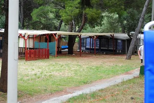 auto-camp-rozac-trogirokrug-gornji-5h0nt