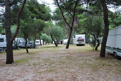 auto-camp-rozac-trogirokrug-gornji-7fm8h