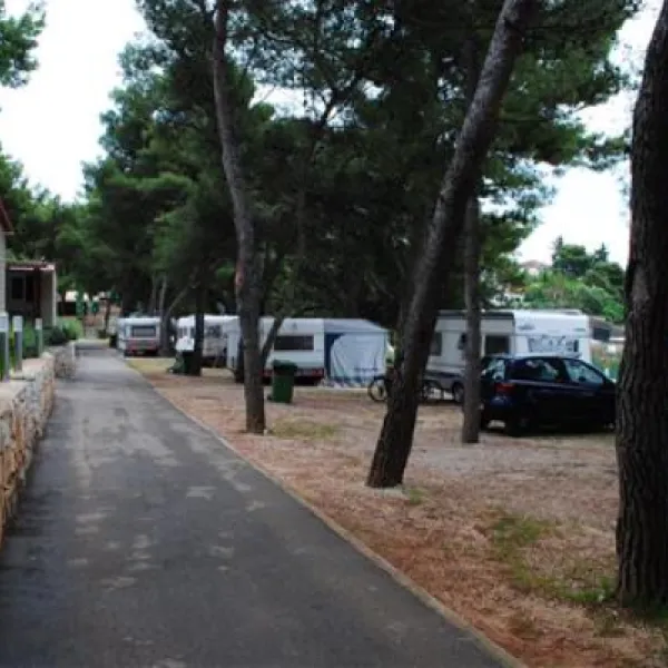 auto-camp-rozac-trogirokrug-gornji-eyn4j