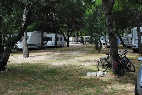 auto-camp-rozac-trogirokrug-gornji-jr7qd