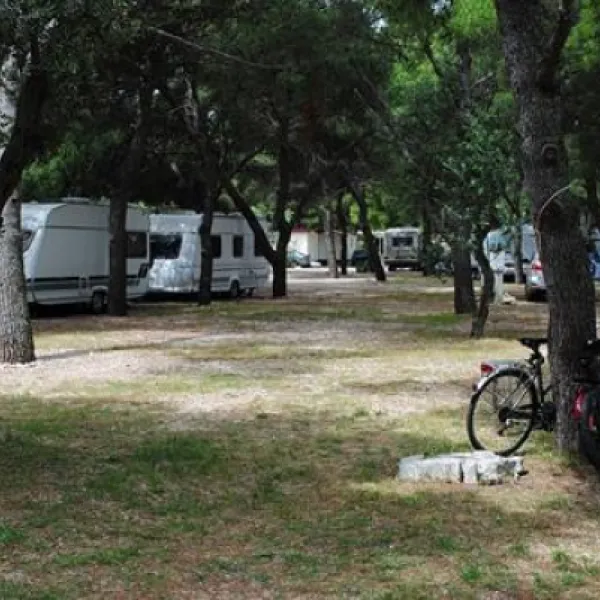 auto-camp-rozac-trogirokrug-gornji-jr7qd