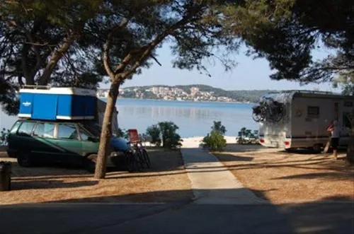 auto-camp-rozac-trogirokrug-gornji-srbgo