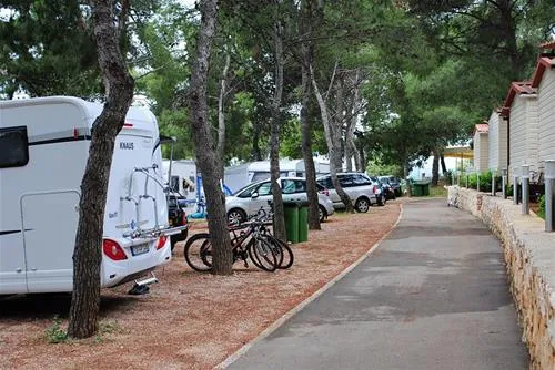 auto-camp-rozac-trogirokrug-gornji-wzjxv