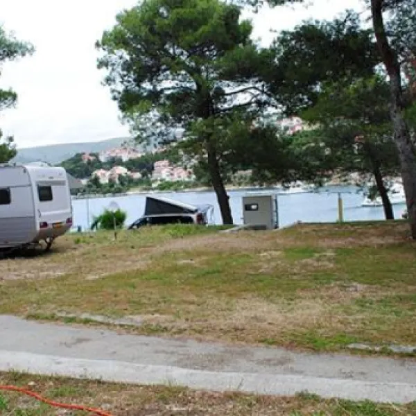 auto-camp-rozac-trogirokrug-gornji-y6gde