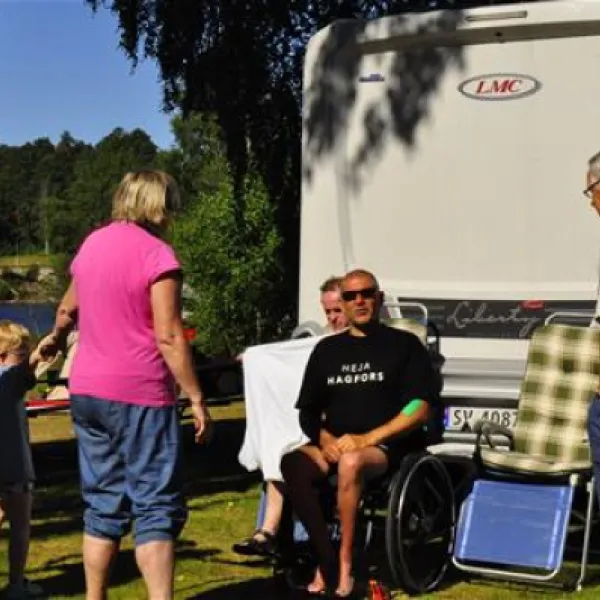 byns-camping-ekshrad-vwjme