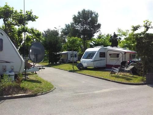camping-playa-joyel-noja-qrtgj