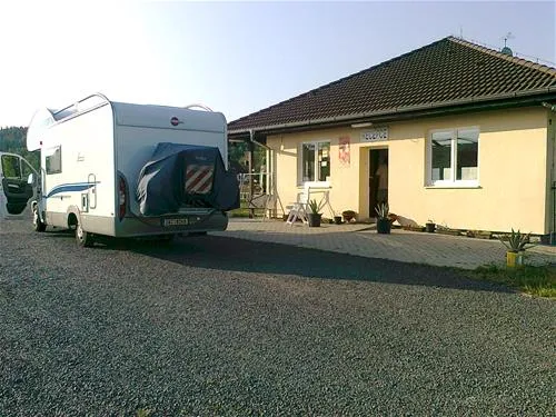 autocamp-sasanka-sadov-mffhn