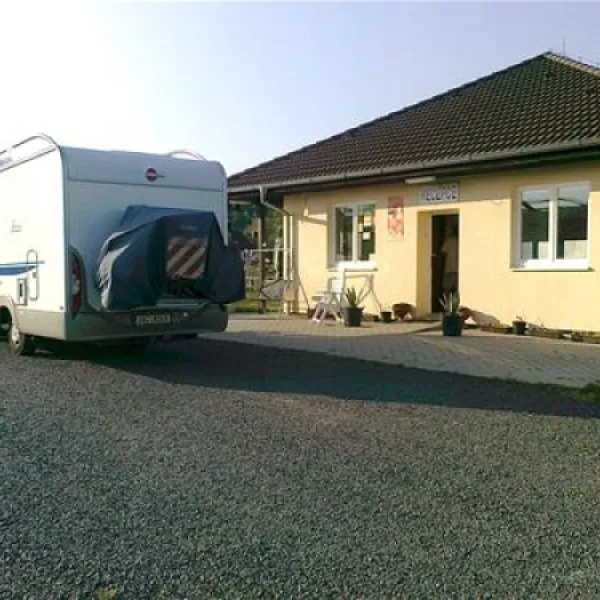 autocamp-sasanka-sadov-mffhn