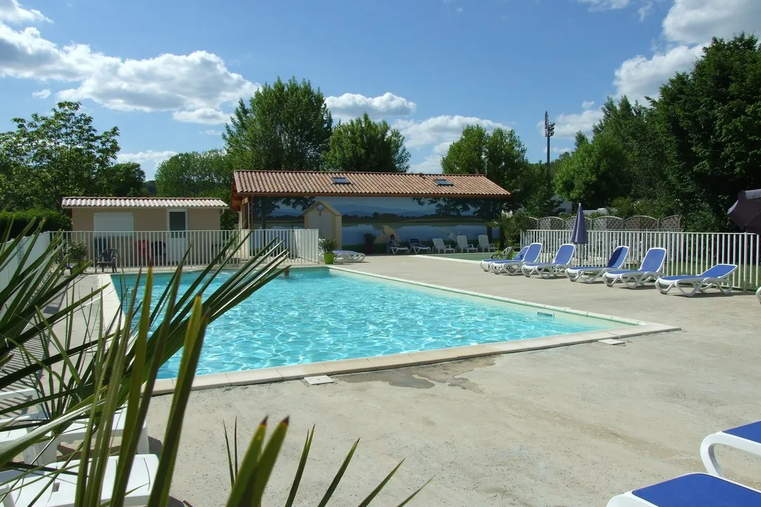 brantome-peyrelevade-brantome-dordogne-dzfbz