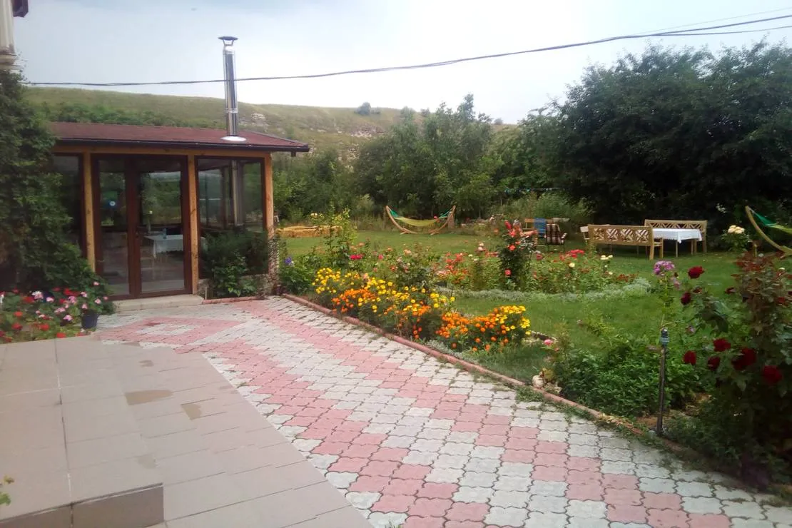 camping-vila-roz-trebujeni-village-uzgzu