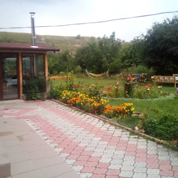 camping-vila-roz-trebujeni-village-uzgzu
