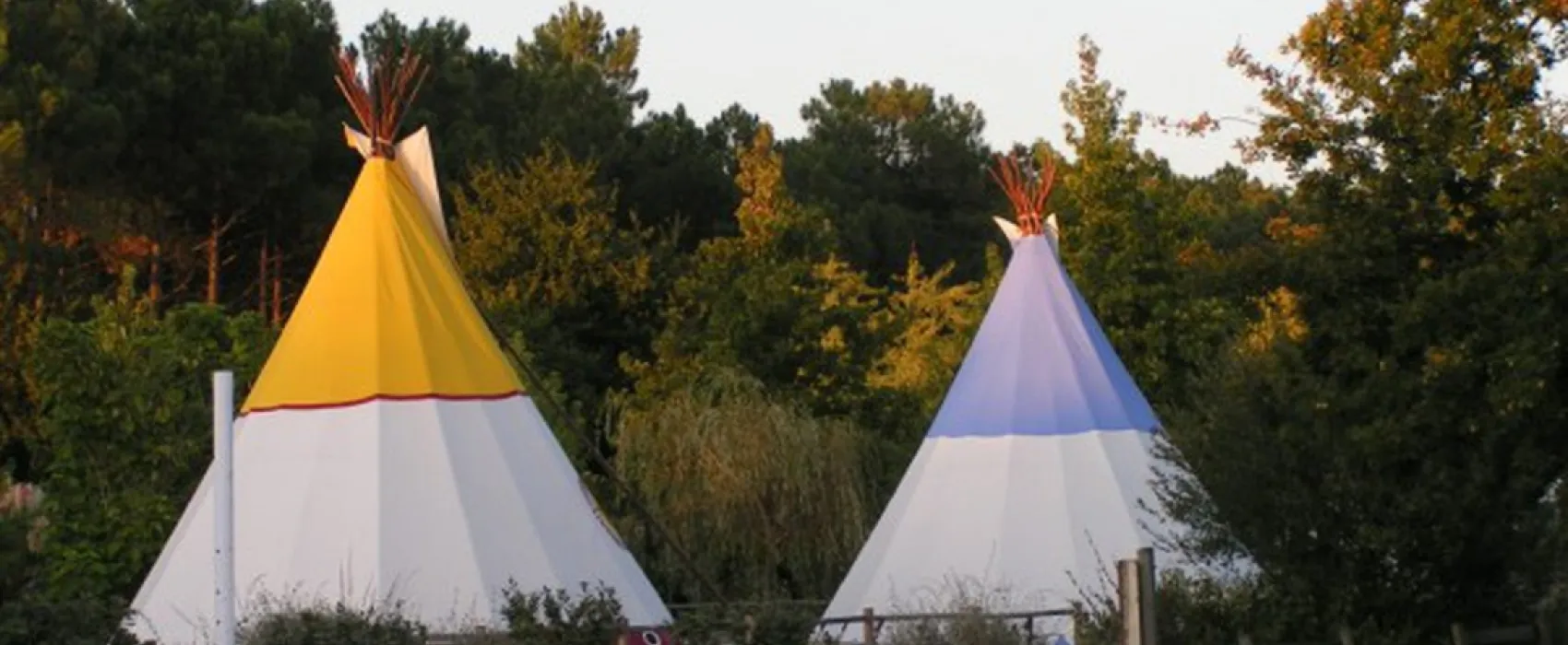 Le Village Western