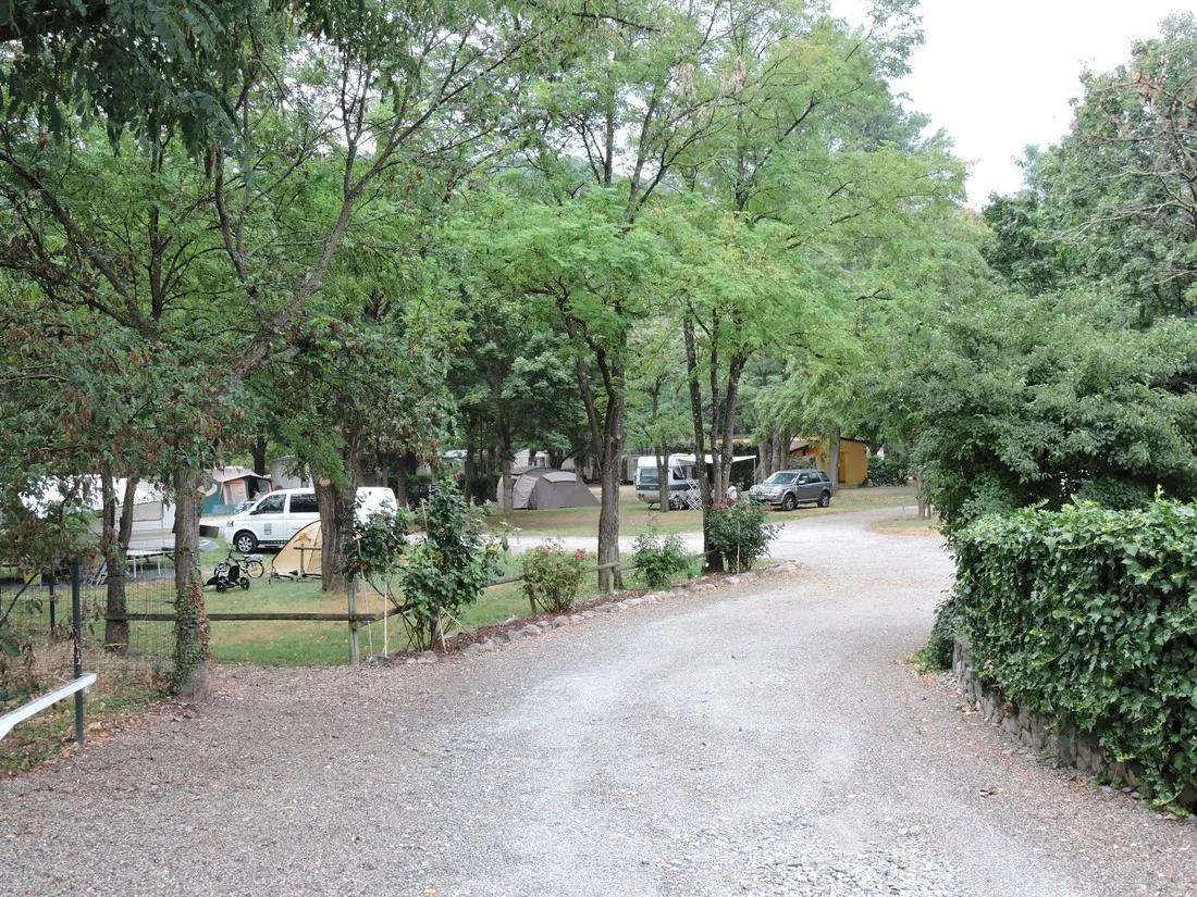 les-acacias-tournon-ardeche-42atl