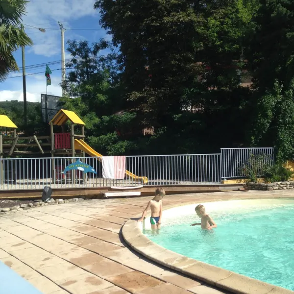 les-acacias-tournon-ardeche-mcpnu