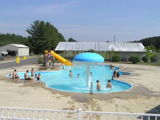 ebys-pines-rv-park-campground-bristol-p4ys8