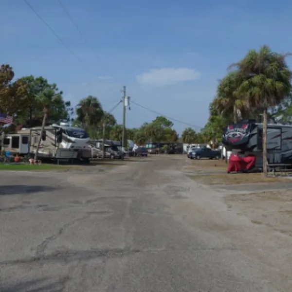 campers-inn-panama-city-beach-mkt04