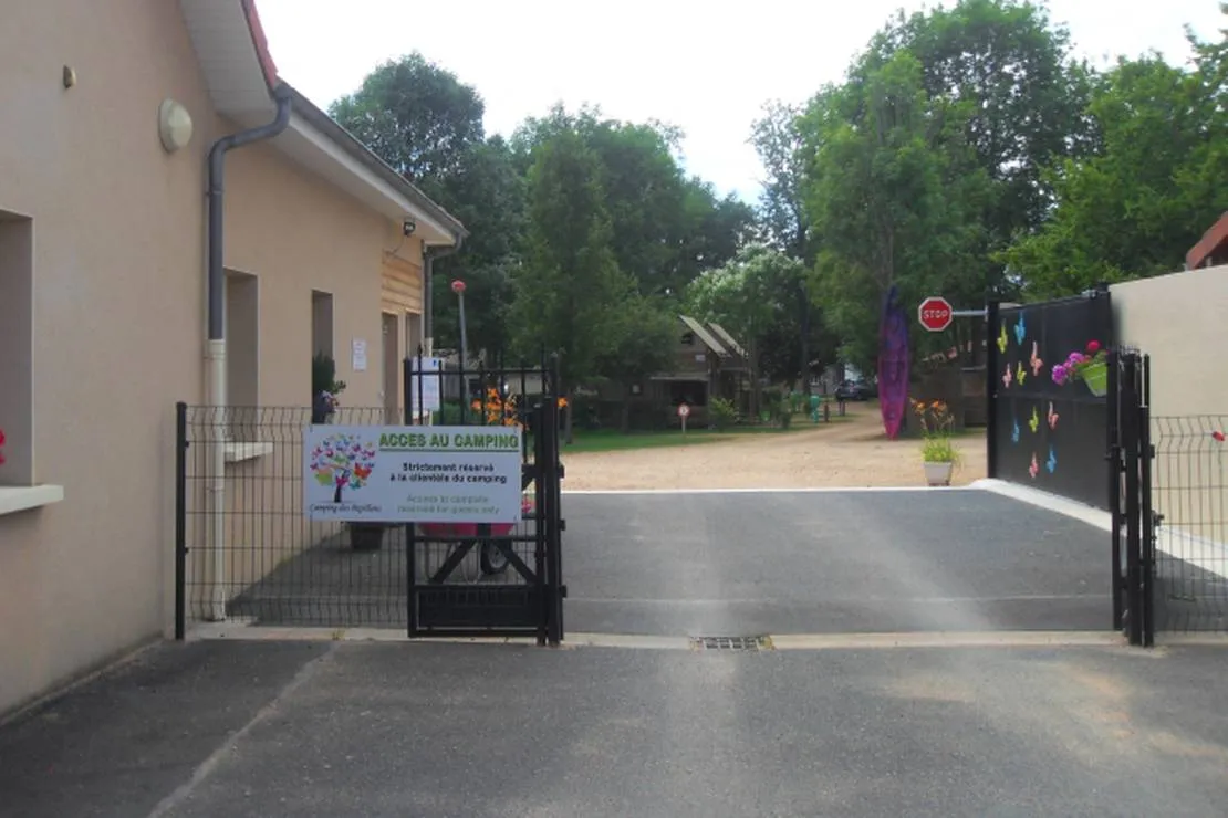 camping-des-papillons-lalizolle-qyr2i
