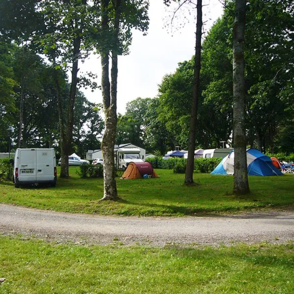 camping-le-lac-o-fees-priziac-zbekv