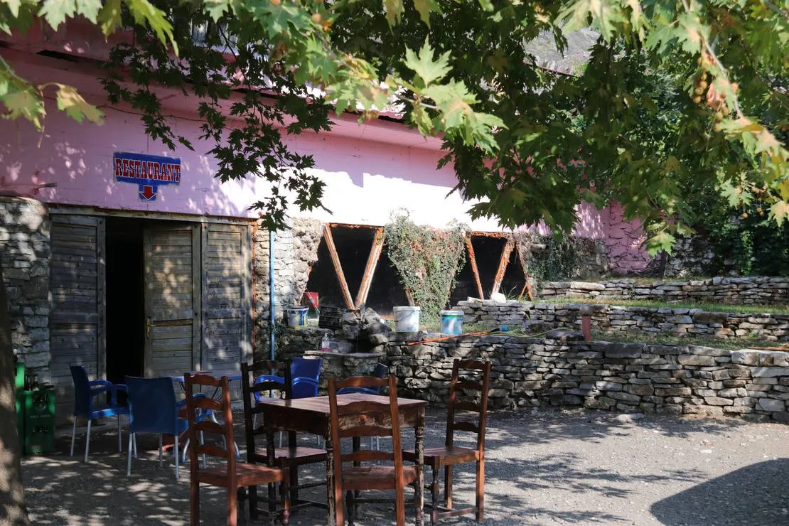 natura-bar-restaurant-camping-termal-yugpl