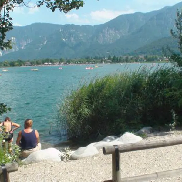 penisola-verde-calceranica-al-lago-po1xk