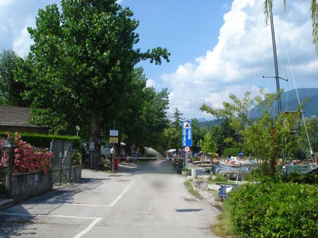 penisola-verde-calceranica-al-lago-sh6u5