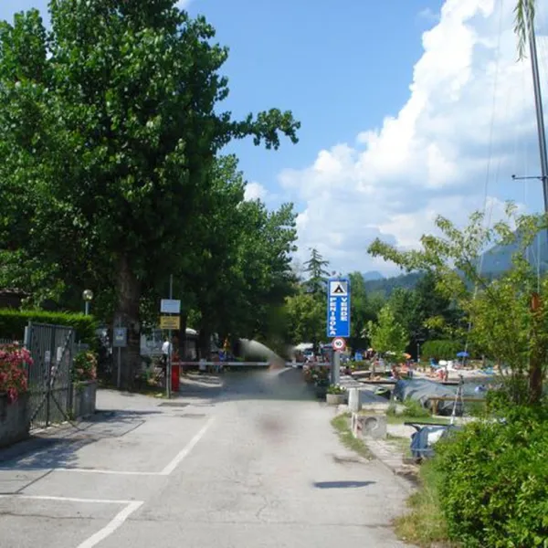 penisola-verde-calceranica-al-lago-sh6u5