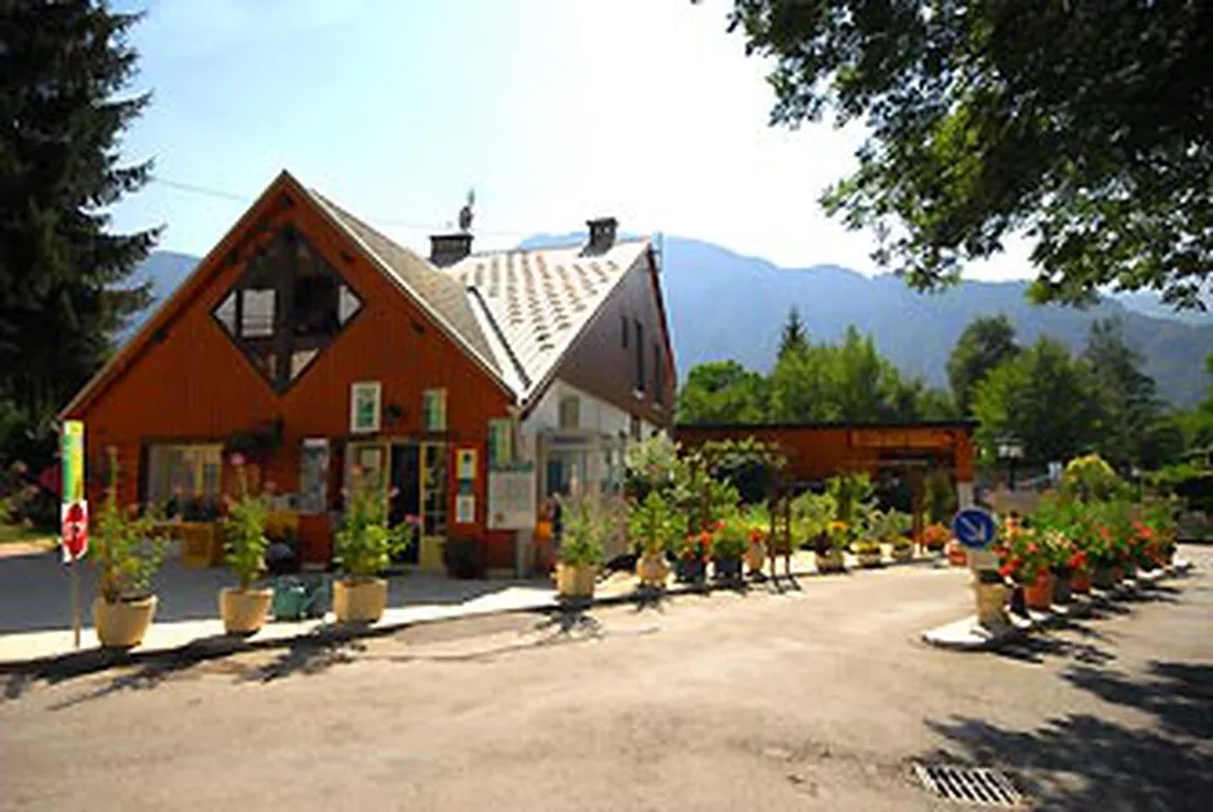 a-la-rencontre-du-soleil-le-bourg-doisans-fe89q