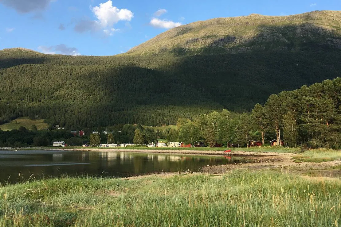 fuglevag-camping-alvundfjord-ty5hw