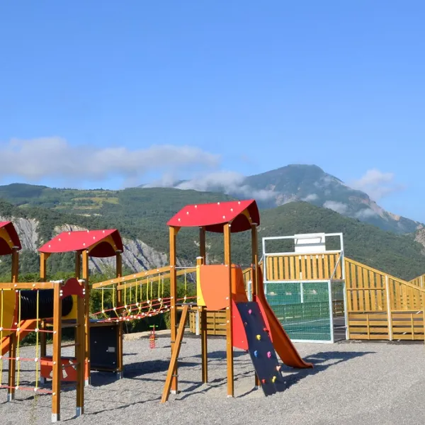 le-lauzet-odalys-les-berges-du-lac-le-lauzet-ubaye-3joke