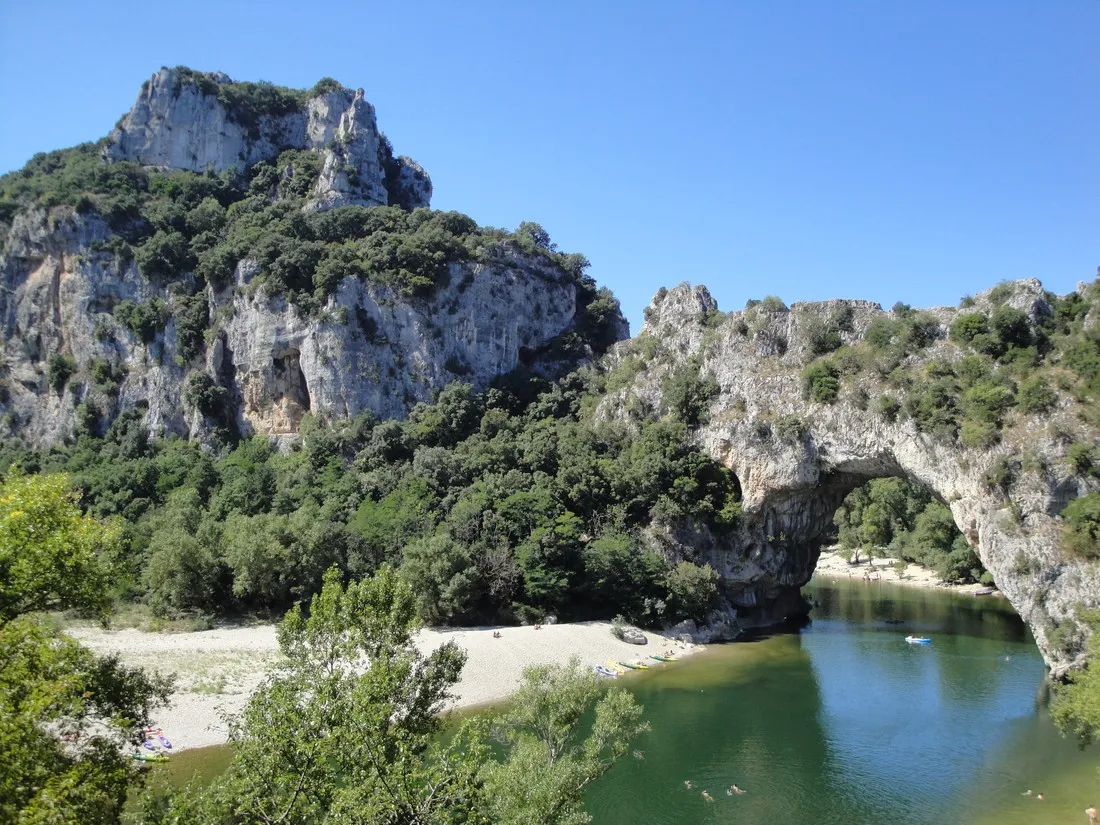 municipal-du-pont-darc-vallon-pont-darc-ardeche-2iasc
