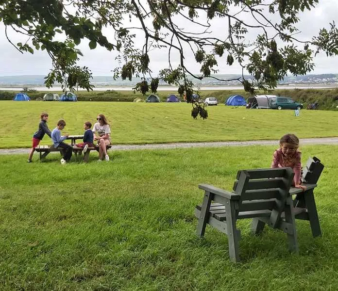 tarka-trail-camping-barnstaple-qhmmv