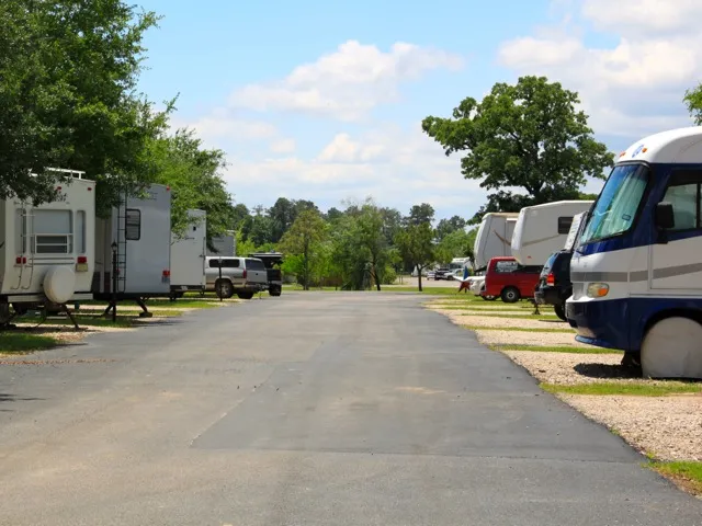 woodland-lakes-rv-park-conre-wbmcz