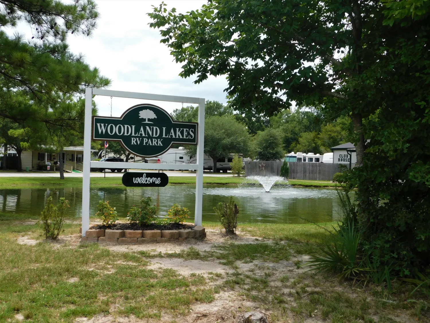 woodland-lakes-rv-park-conre-yvrcz