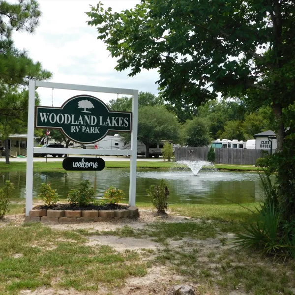 woodland-lakes-rv-park-conre-yvrcz