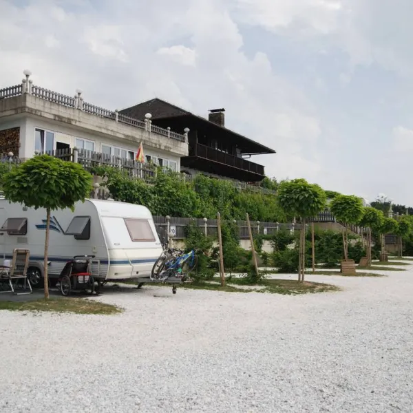 weinberg-naturpark-panoramacamping-sausalerland-standra-hoch-1g76z