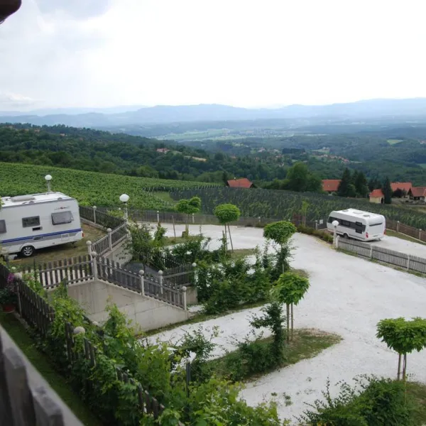 weinberg-naturpark-panoramacamping-sausalerland-standra-hoch-1rpoj