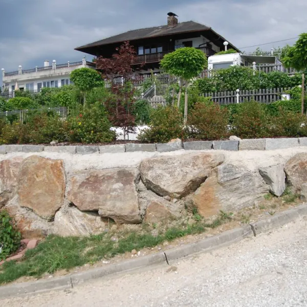 weinberg-naturpark-panoramacamping-sausalerland-standra-hoch-ii6hf