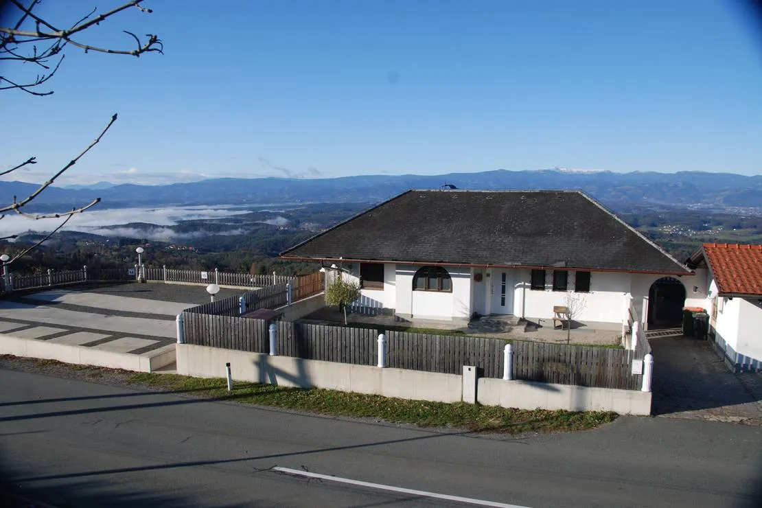 weinberg-naturpark-panoramacamping-sausalerland-standra-hoch-jucbn