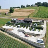 Weinberg-.Naturpark-.Panoramacamping Sausalerland