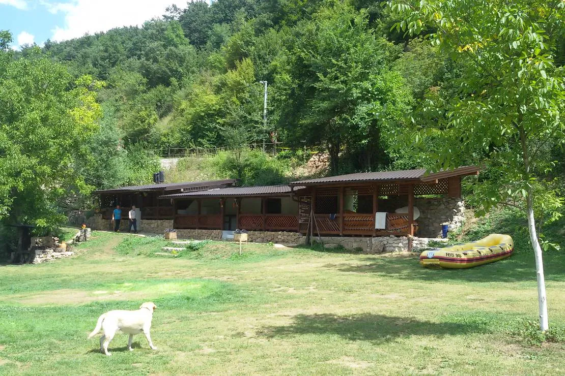 camp-buk-kulen-vakuf-bihac-8bjjl