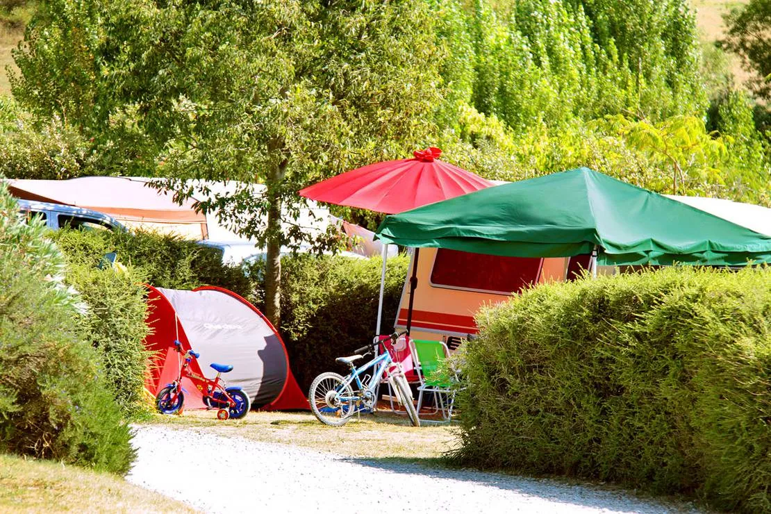 camping-a-lombre-des-oliviers-cazilhac-coars