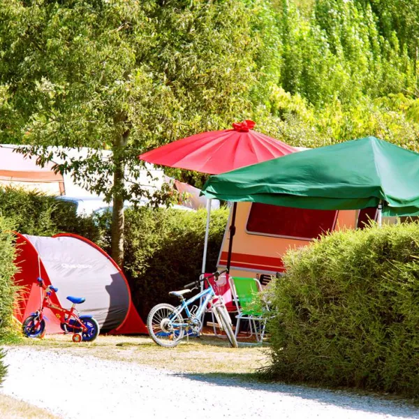 camping-a-lombre-des-oliviers-cazilhac-coars