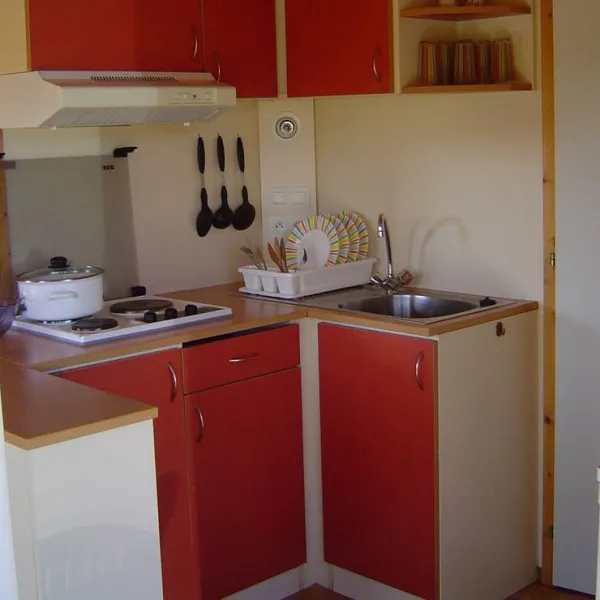 camping-a-lombre-des-oliviers-cazilhac-ew2nh