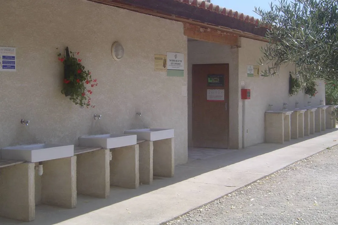 camping-a-lombre-des-oliviers-cazilhac-qj8vh