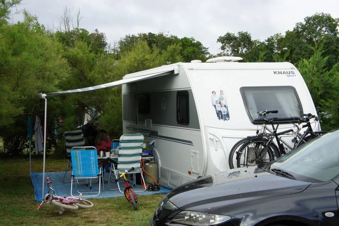 camping-a-lombre-des-oliviers-cazilhac-zwjnn