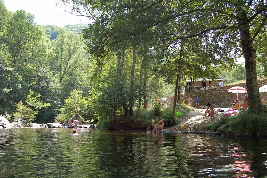 lardechois-glamping-gluiras-kis5v